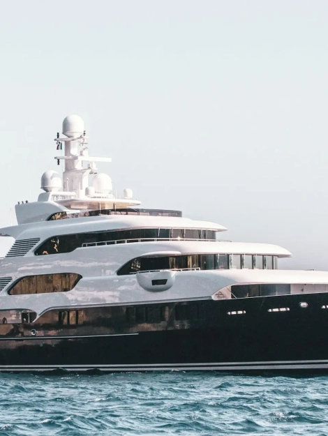 Luxury yacht charters